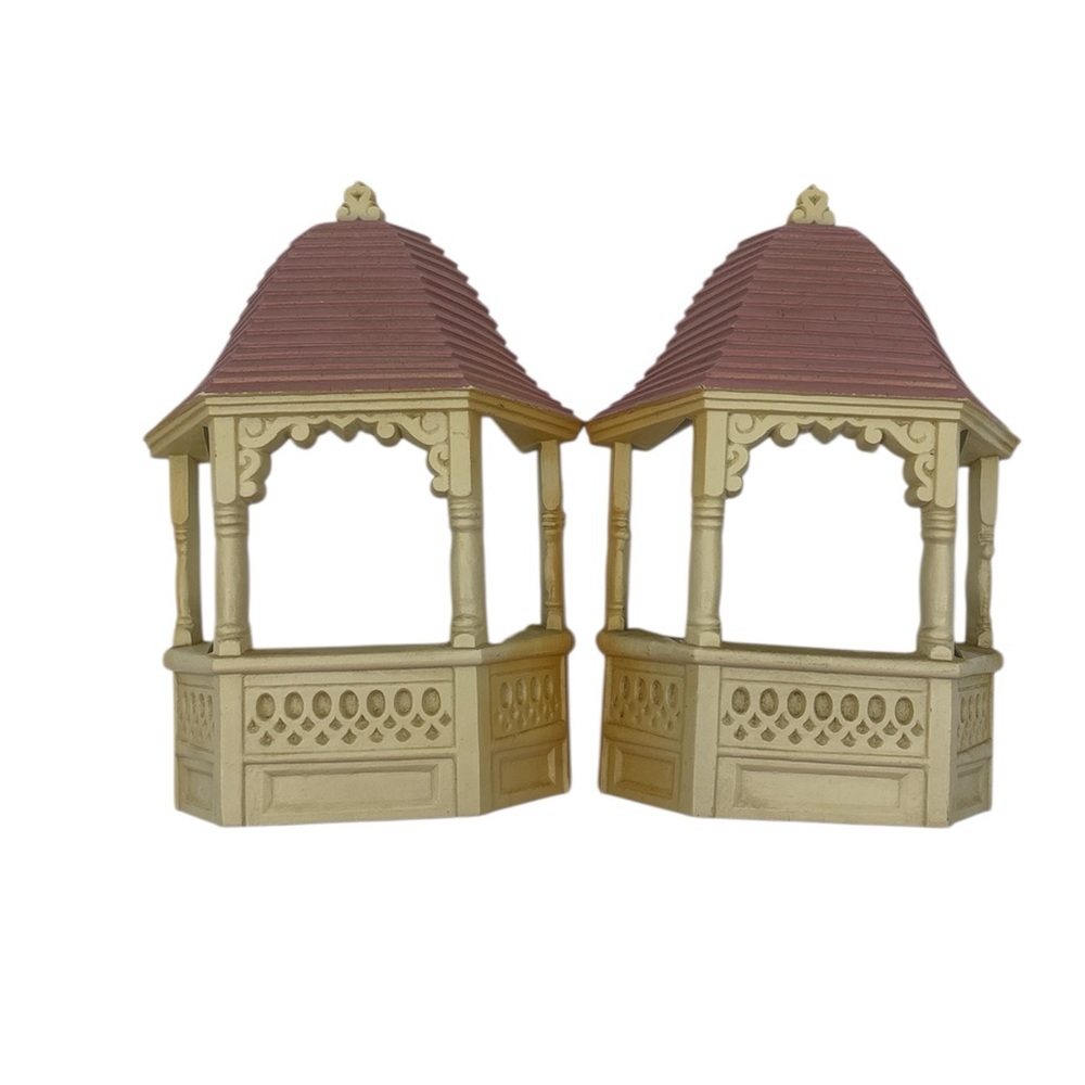 Vintage 80s Pair of Gazebos – Burwood for Homco Plastic Wall Hanging w/Flowers